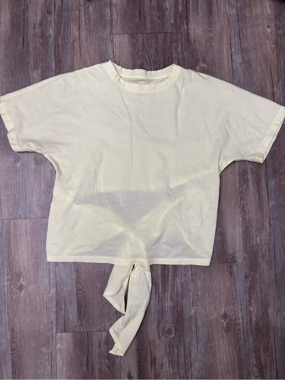 Women's light yellow tie -back Short Sleeve Top